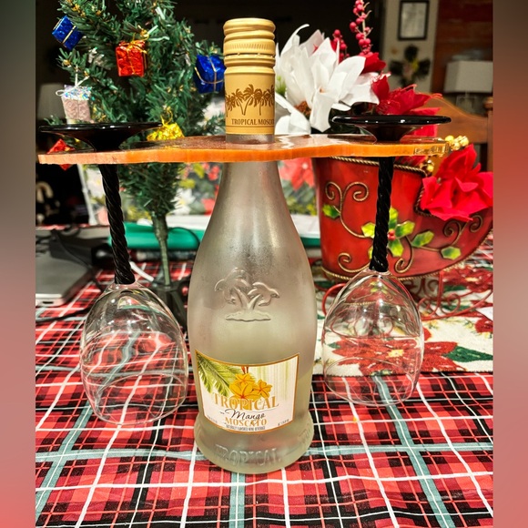 Burnt orange Glitter Resin wine bottle and glass holder - Picture 4 of 4